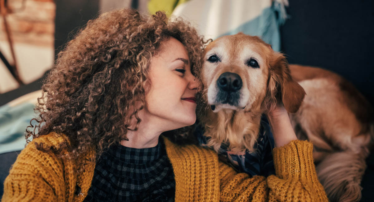 The Heartwarming Benefits of Cuddling with your dog naslovna slika - The Heartwarming Benefits of Cuddling with your dog